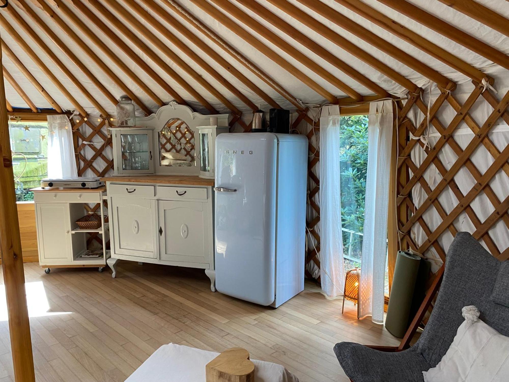 Ons Yurt Huisje In Het Bos Hollandsche Rading Exteriör bild